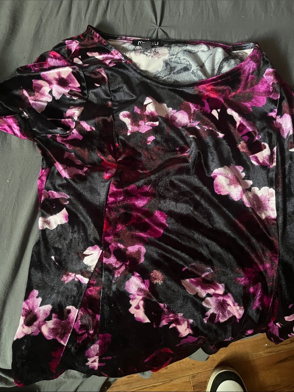 Apt. 9 Black Velvet Short Sleeve Top with Pink Floral Print